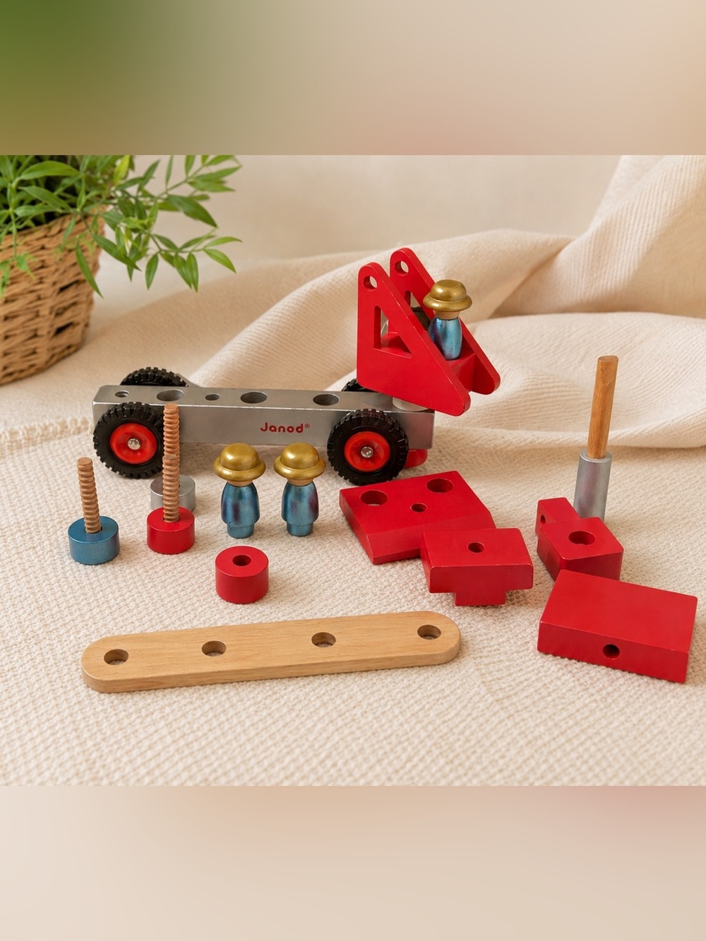 Janod Wooden Truck Construction Pull‎ Toy Creative Montessori Learning STEM Wood
